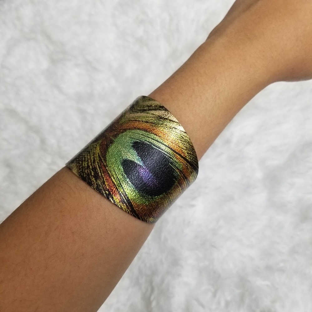 Mirrored Peacock Design Bracelet